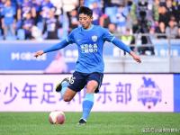 包含窗口期武汉三镇调整名单以备德甲，刷新队史纪录环节打磨，媒体盛赞，团队化学反应显著的词条-安博网页版