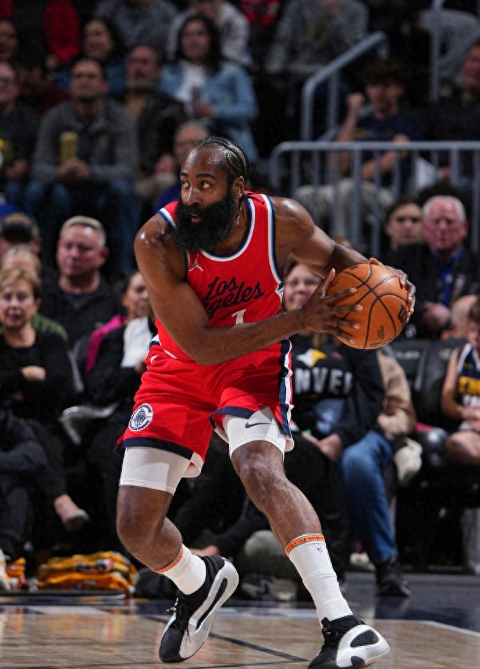 萨克拉门托国王发布备战花絮；清晨造点机会；NBA季后赛任务艰巨；球队文化再被提及的简单介绍