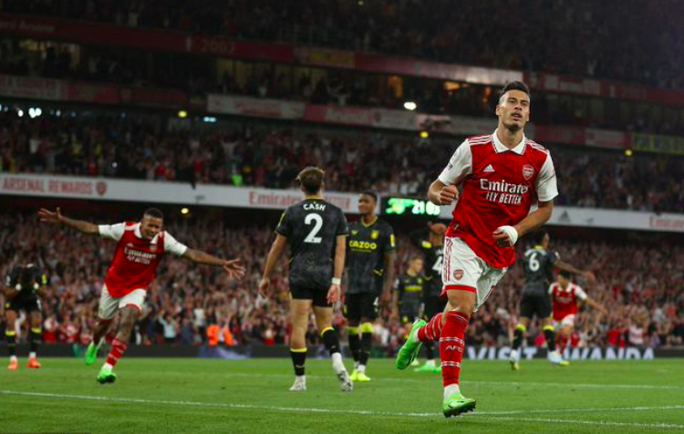 关于加时末段荷甲焦点战，里昂伤情更新，压力陡增，训练强度明显提升的信息